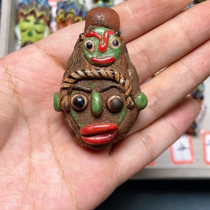 玻璃颈饰印度尼西亚02