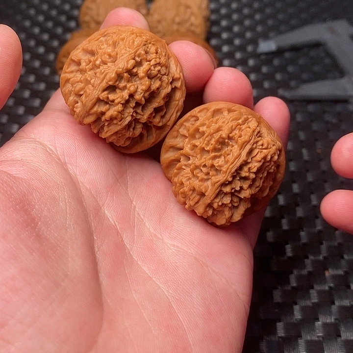 【闪购商品】文玩核桃吊坠明天