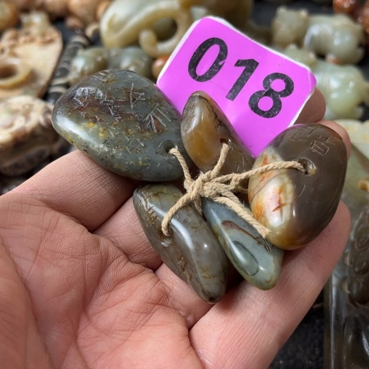 和田玉颈饰未镶嵌