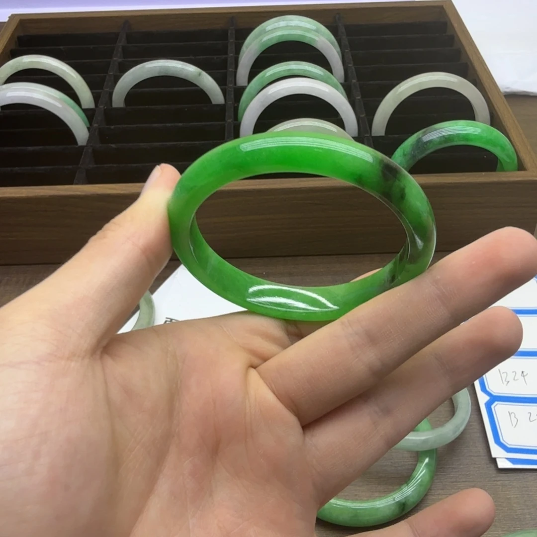 未镶嵌手镯翡翠B6