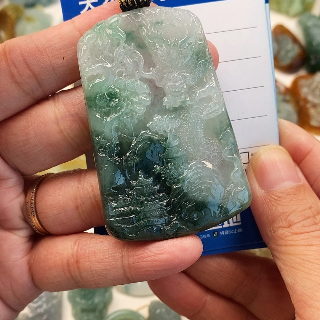 翡翠未镶嵌颈饰山水龙