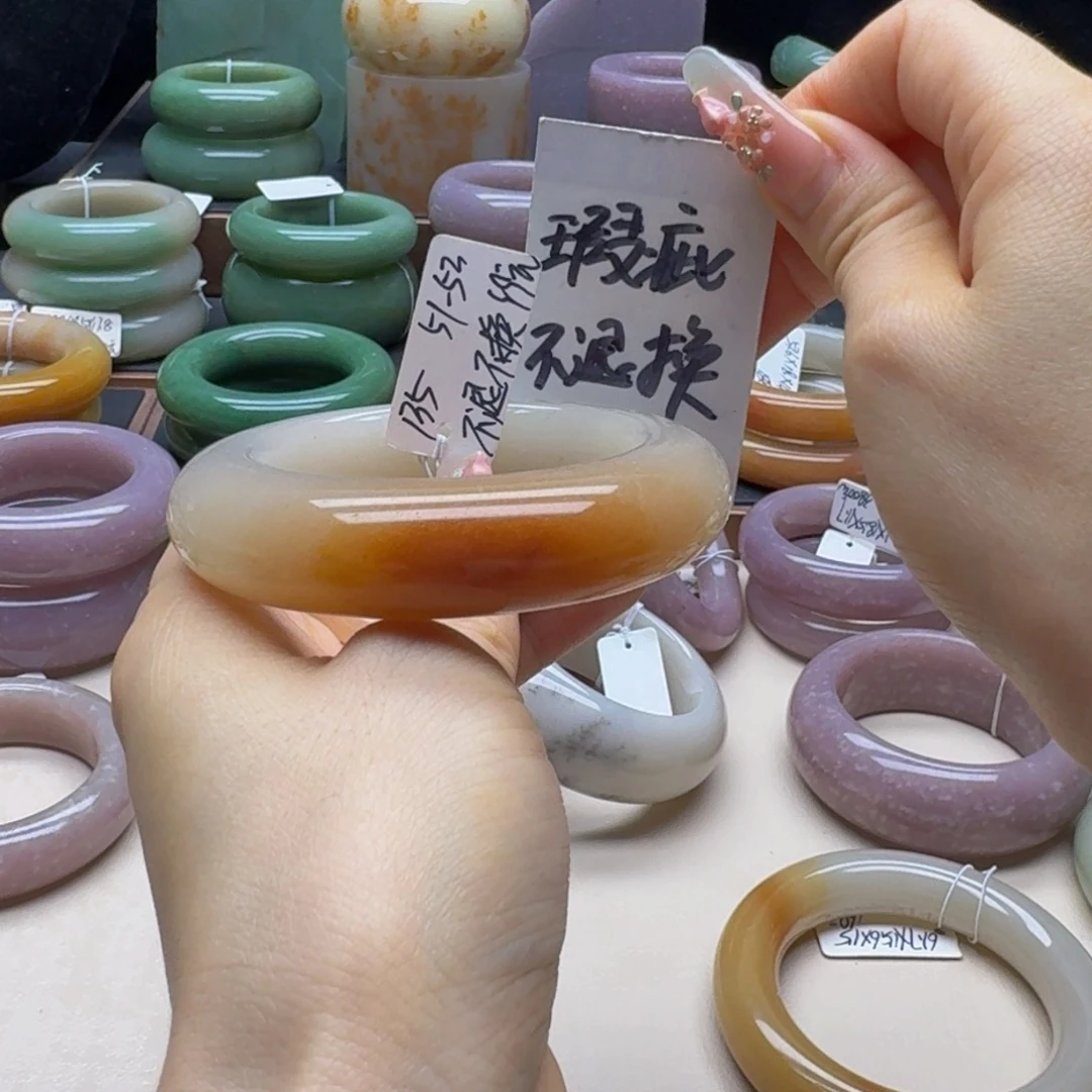 石英质玉未镶嵌手镯