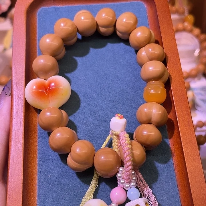 我***憨猴头核桃吊坠奶油屁桃黄心蜜罐款