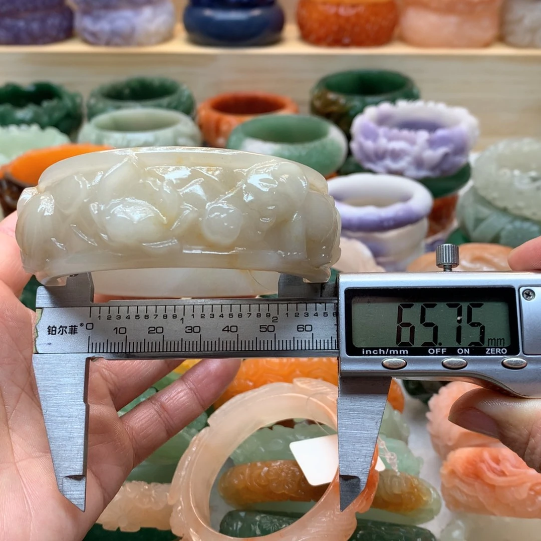 未镶嵌手镯石英质玉