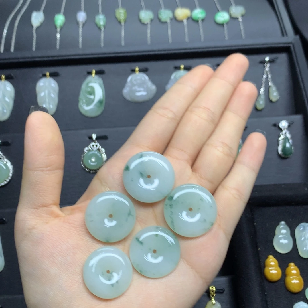 翡翠未镶嵌吊坠(不含链)多样性发其一