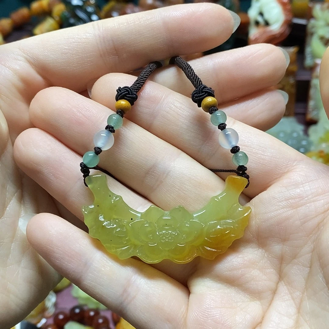 岫玉未镶嵌吊坠(赠链)