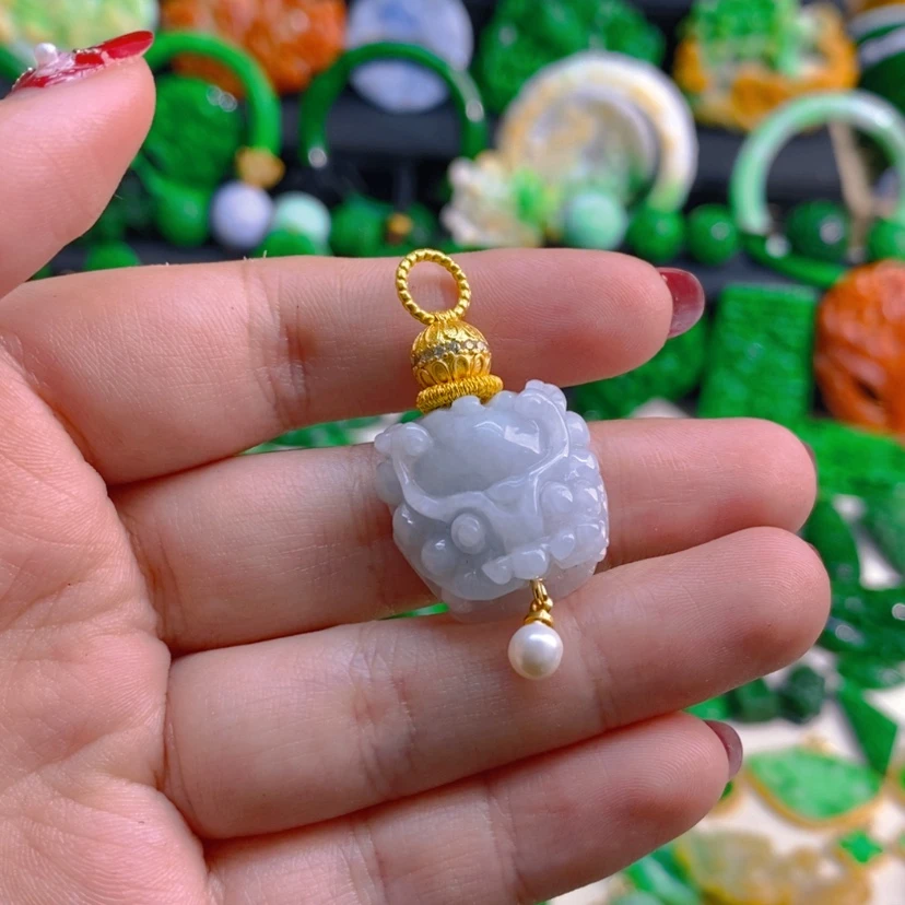 【闪购商品】翡翠未镶嵌颈饰吊坠