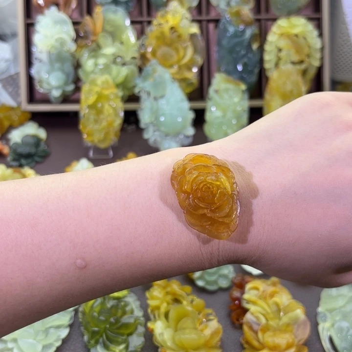 未镶嵌蛇纹石玉颈饰