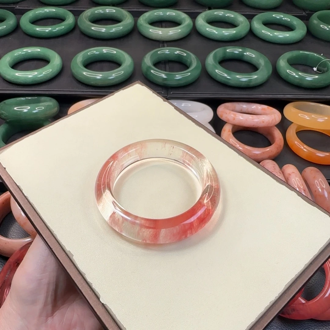 石英岩玉未镶嵌手镯