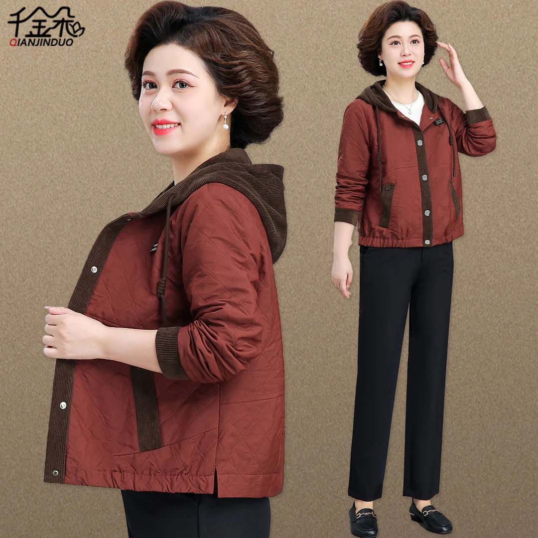 妈妈秋装外套短款2025新款中老年春秋季连帽夹克上衣女洋气小个子