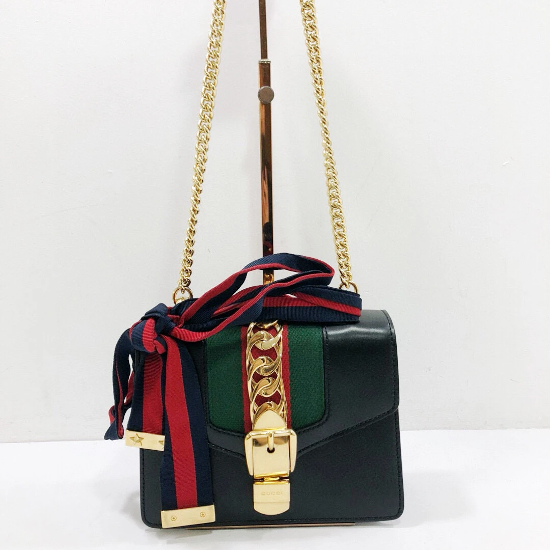 95新 GUCCI/古驰 黑金塞尔维亚链条单肩斜挎包