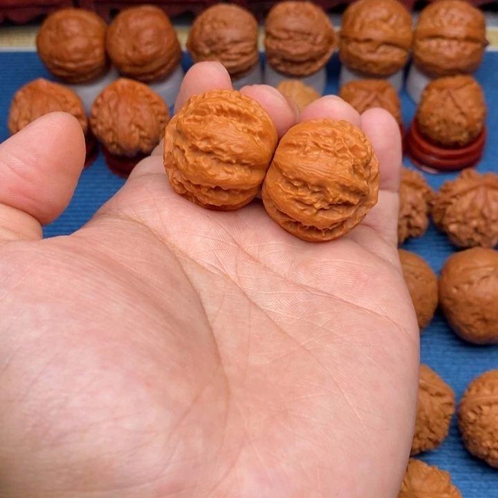 文玩核桃把件粗筋暴龙