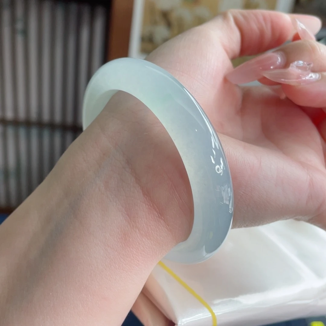 未镶嵌手镯翡翠55.6正冰蓝 珠宝感满满 一镯毕业35号