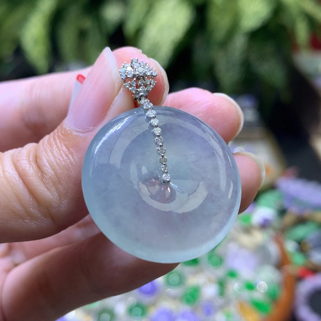 颈饰18K金镶嵌翡翠