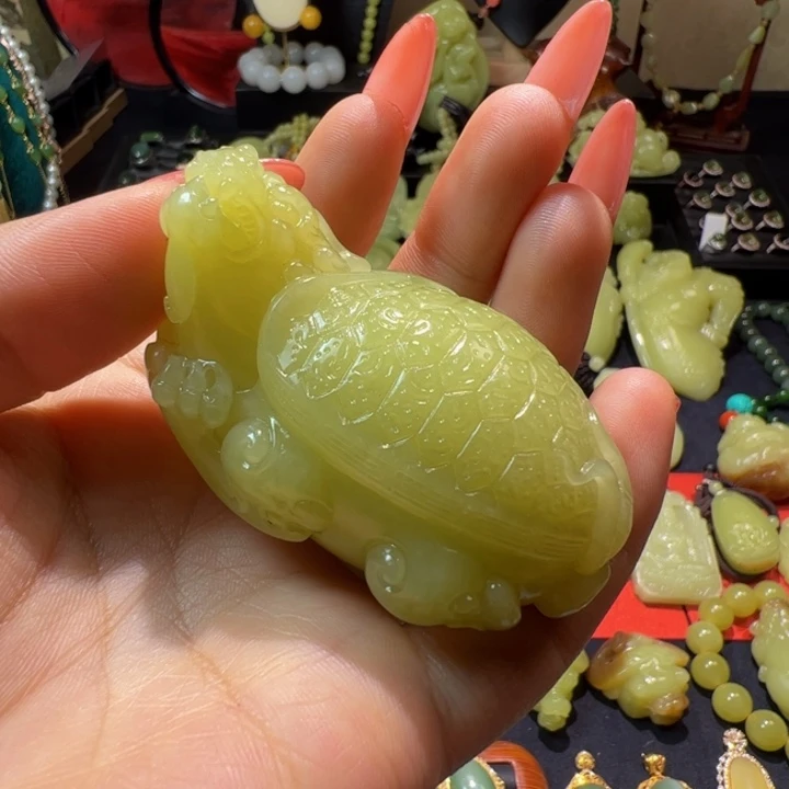 和田玉（黄玉）颈饰未镶嵌133克