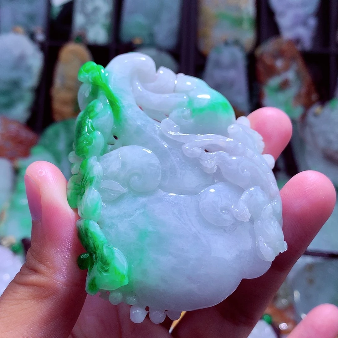 颈饰未镶嵌翡翠天然