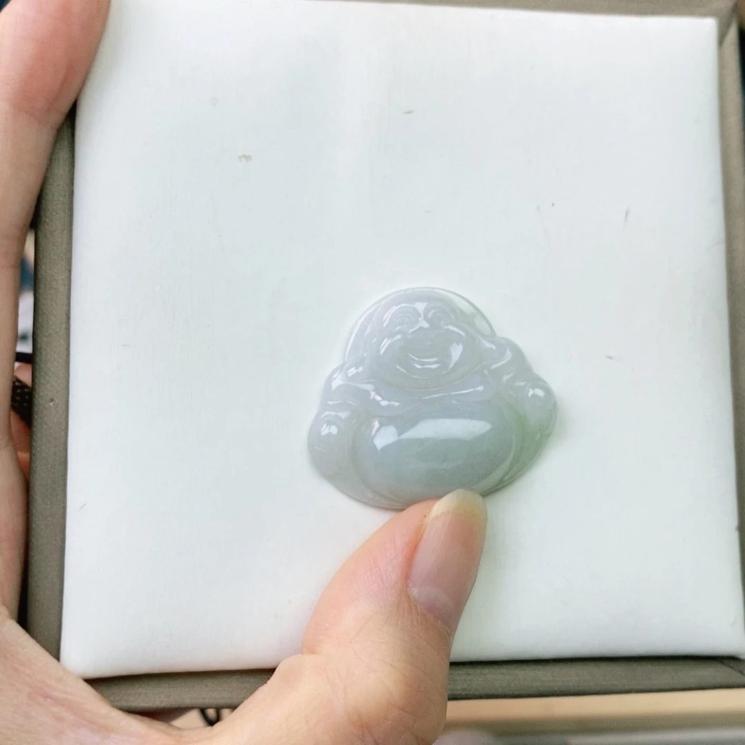 翡翠未镶嵌颈饰佛公