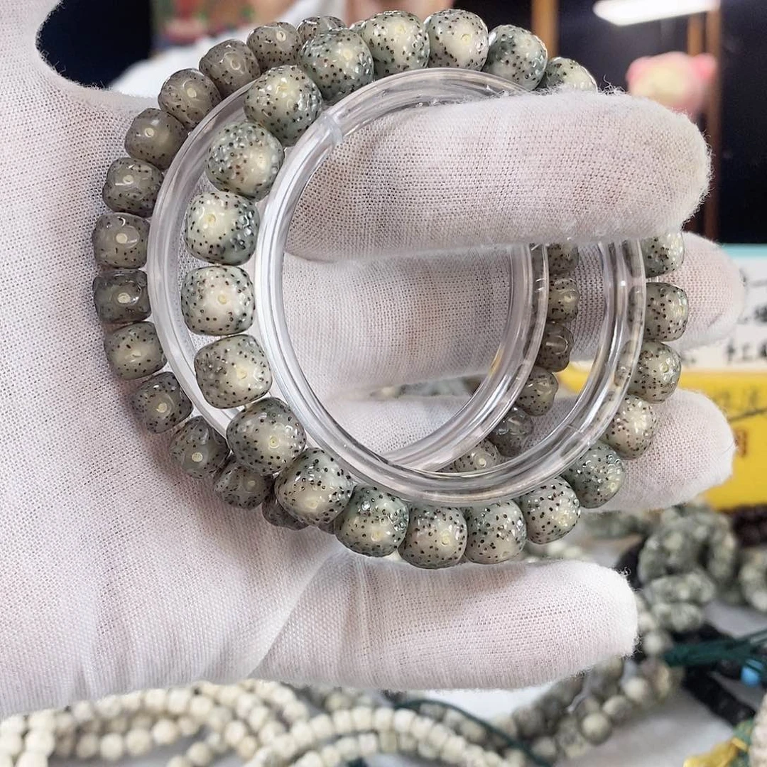 星月菩提手串正****犁星月菩提雕刻手串