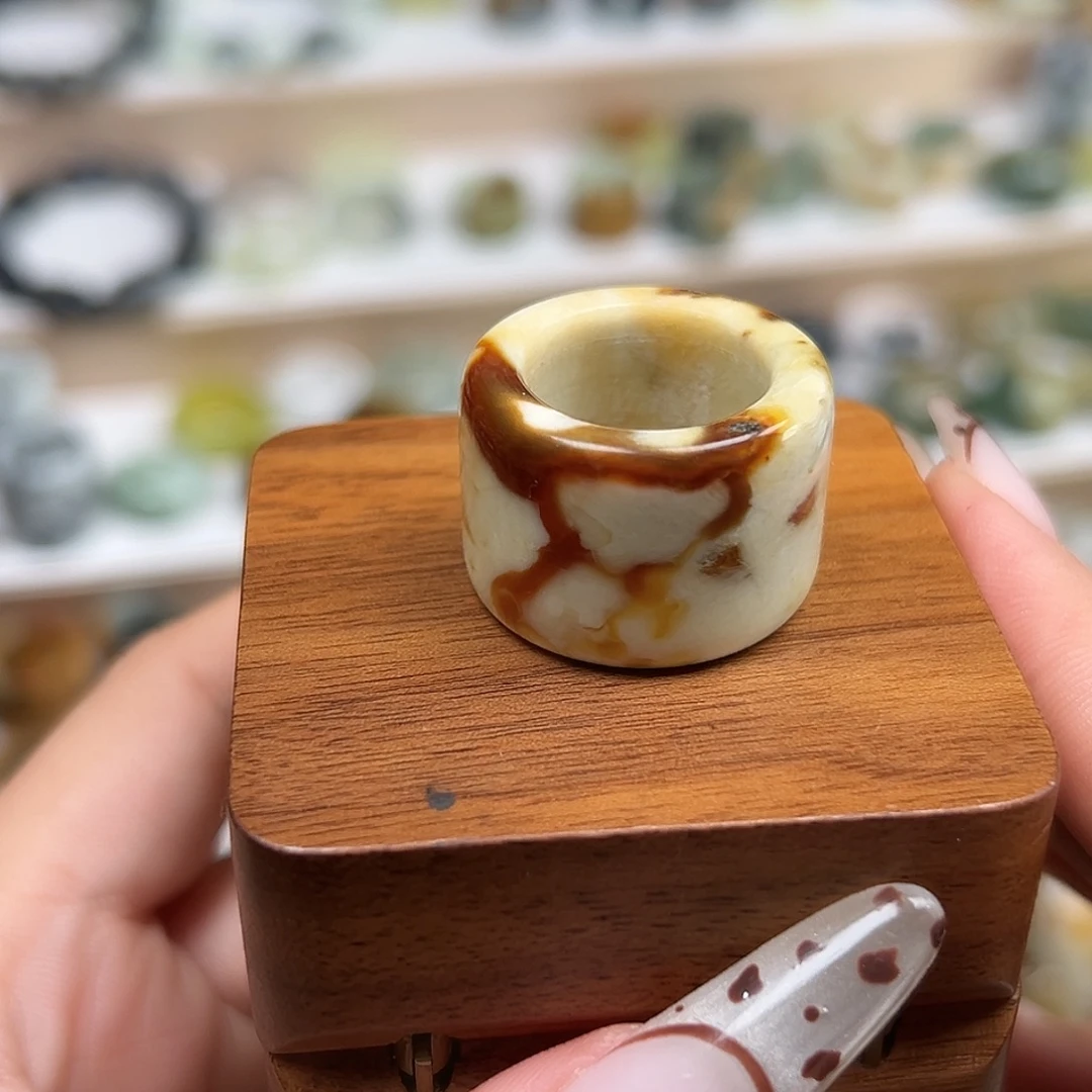 蛇纹石玉未镶嵌戒指内径17.3