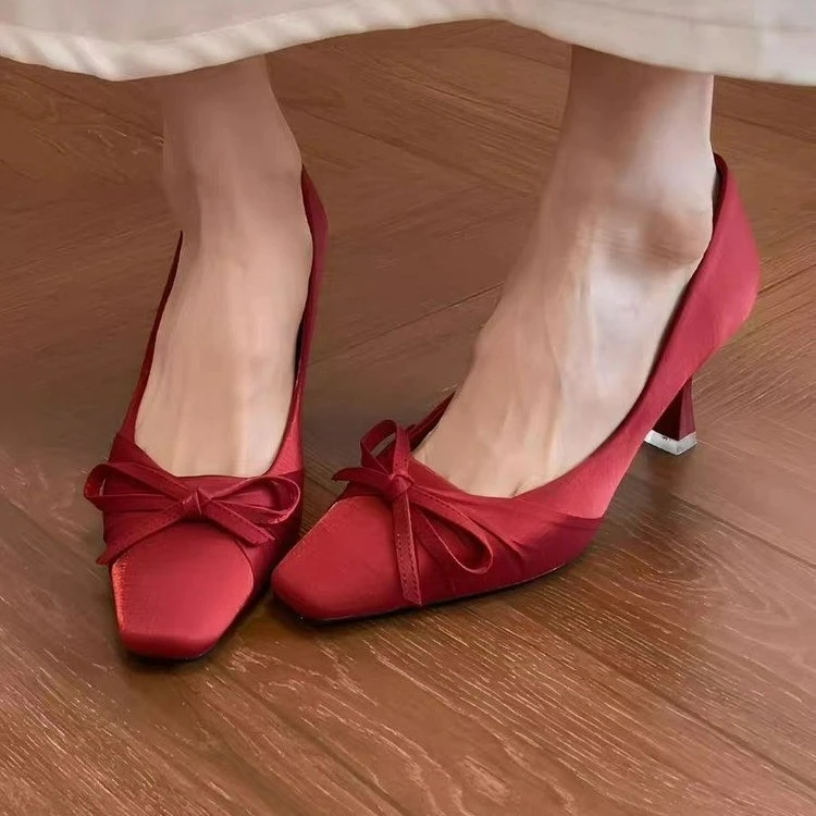 法式绝美细跟不累脚高跟鞋女气质百搭酒红色蝴蝶结方头浅口单鞋女