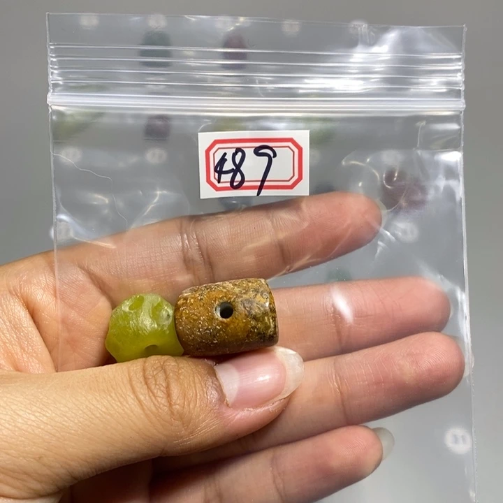 蛇纹石玉颈饰未镶嵌须**物