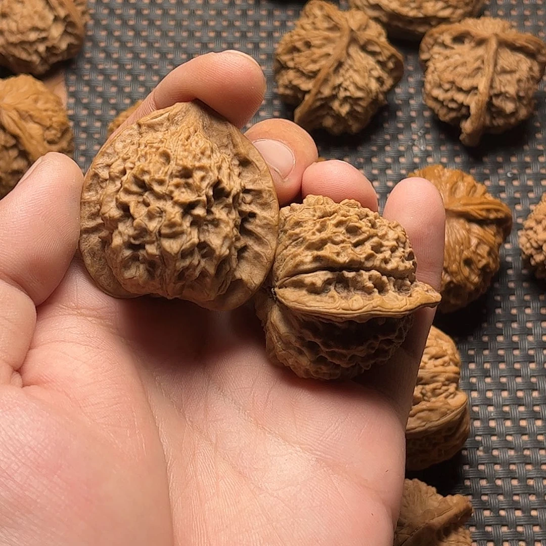 文玩核桃把件?****^牛心山
