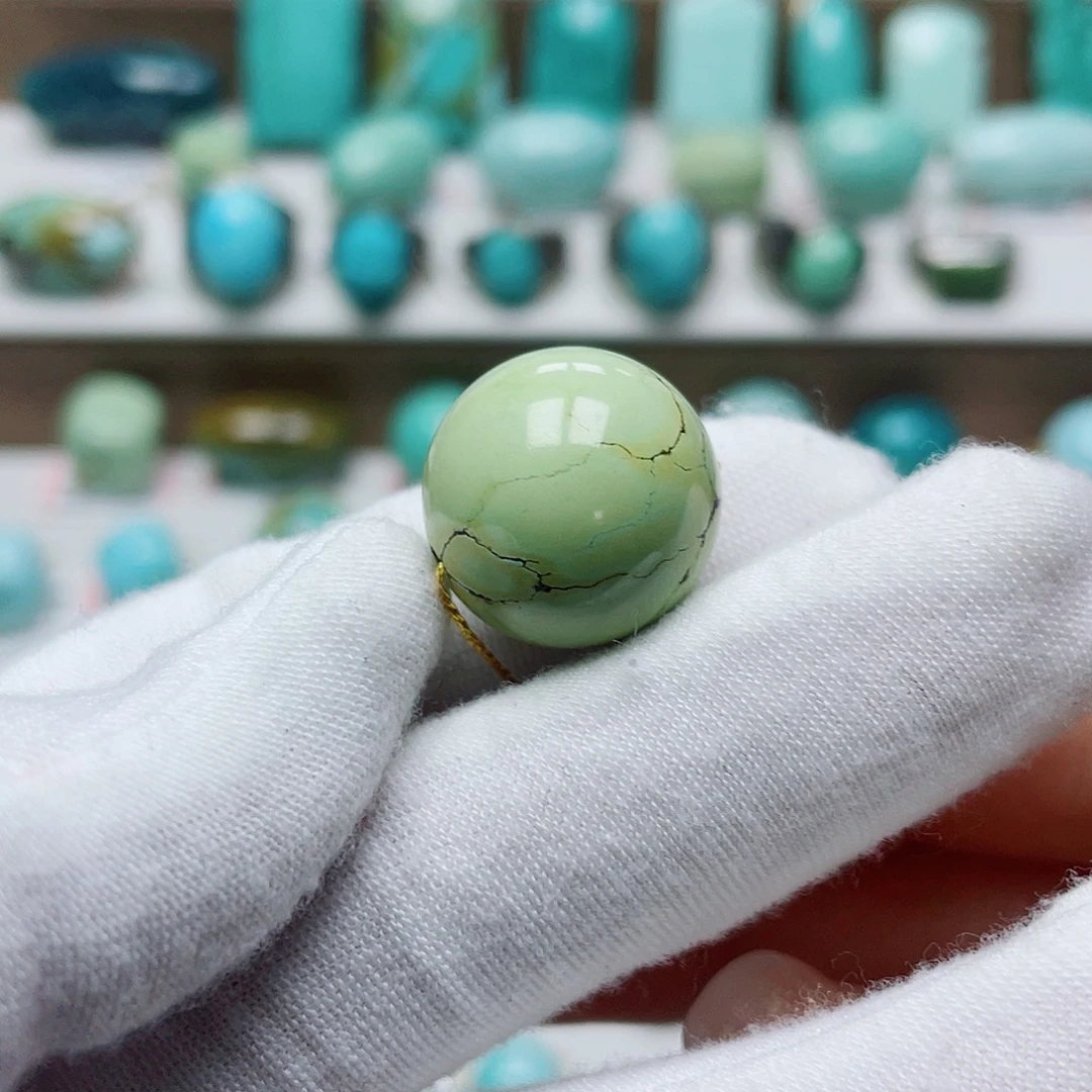绿松石未镶嵌摆件