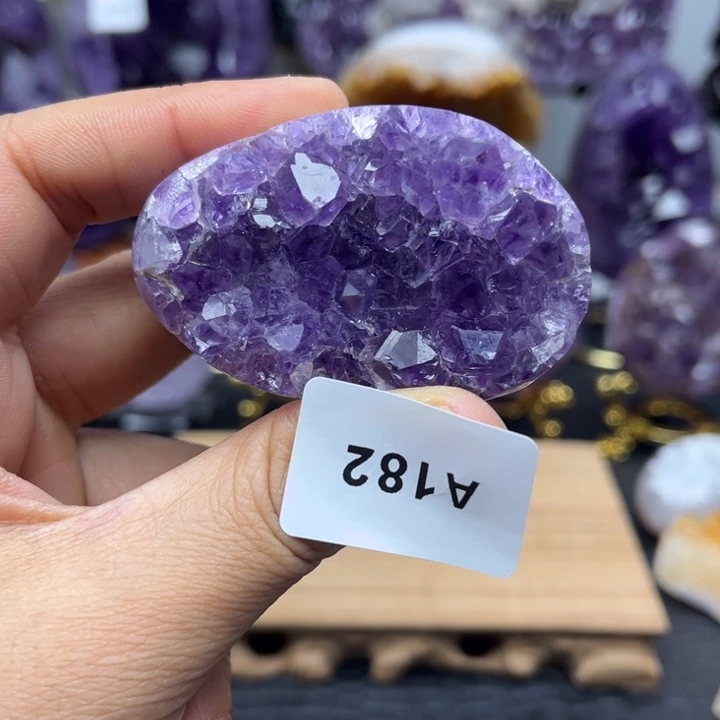 未镶嵌水晶大型摆件（非配饰）