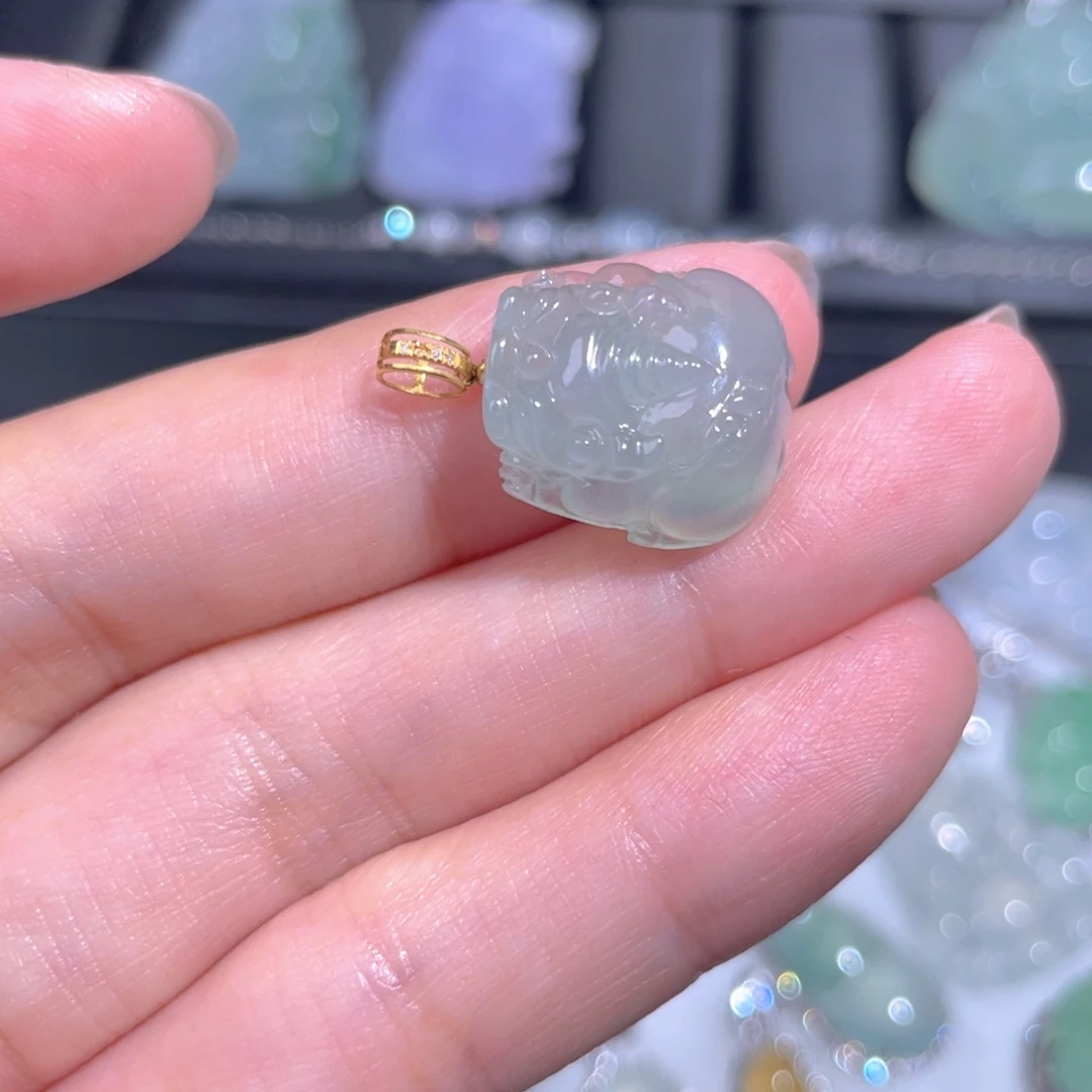 颈饰18K金镶嵌翡翠翡翠