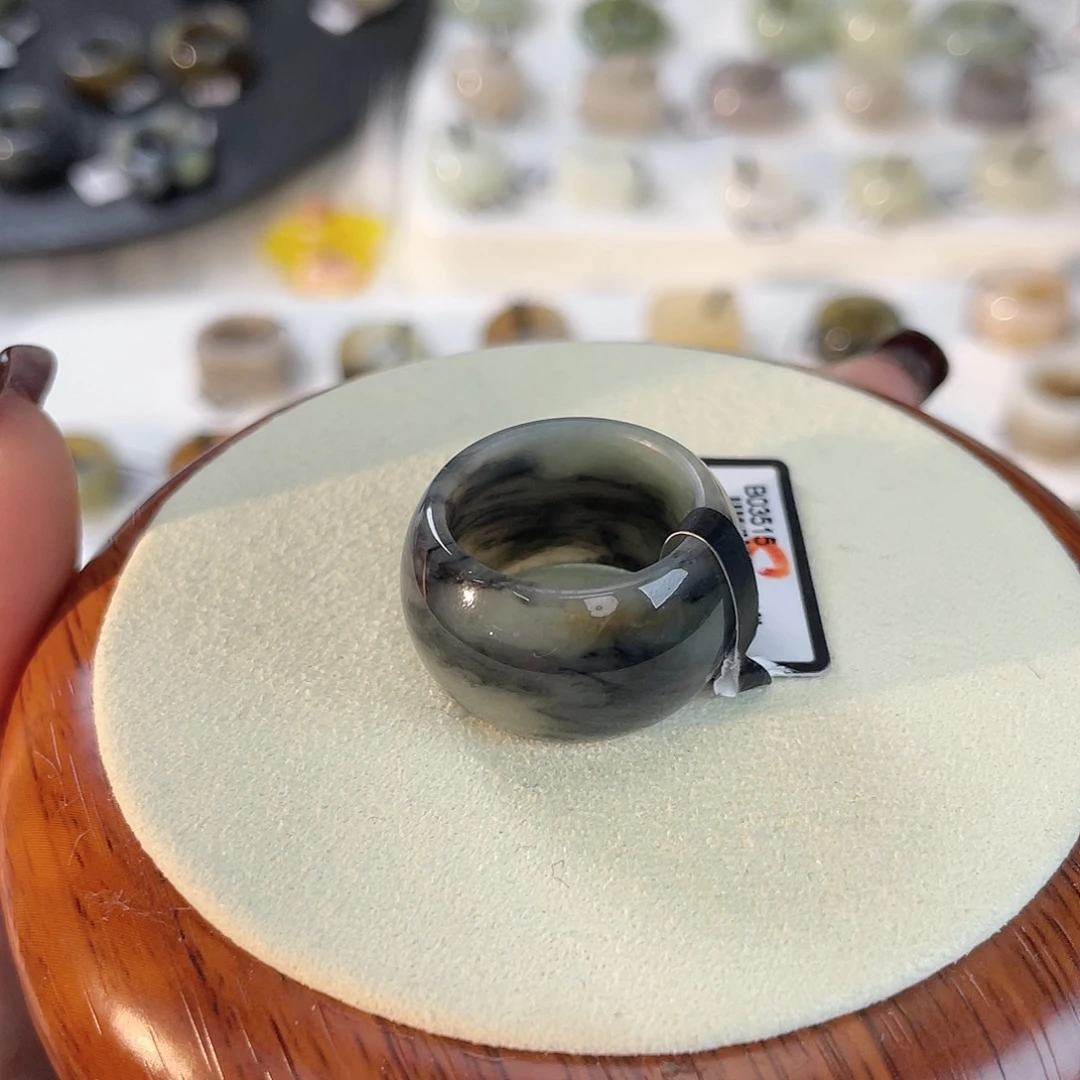 翩***翩和田玉未镶嵌戒指k18糖青花墩墩17.7买断