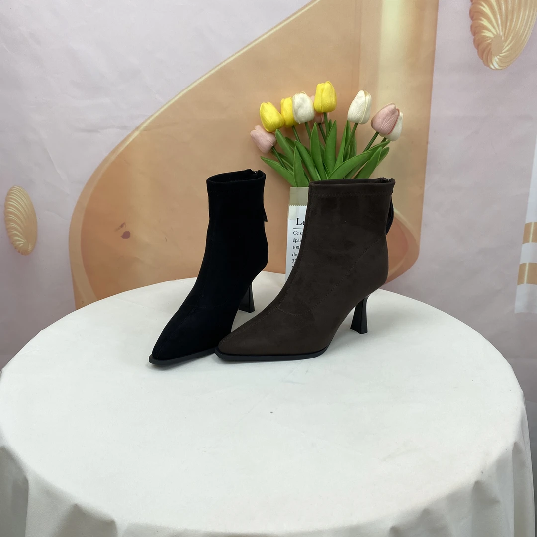 8623秋冬新款时尚气质百搭细跟尖头单里短靴F
