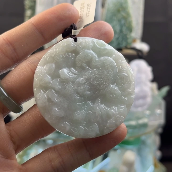 翡翠颈饰未镶嵌凤凰