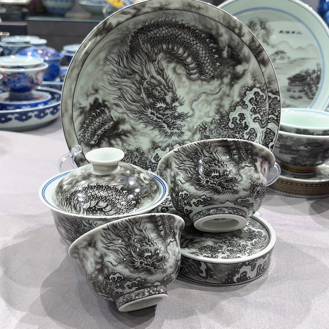 瓷片景德镇瓷器精品陈列