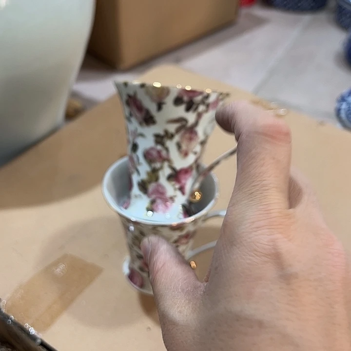 瓷片瑕。。。。。。。。。。。。。。