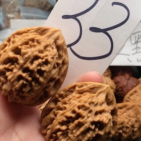 吊坠桃核41玉麒麟核桃46克
