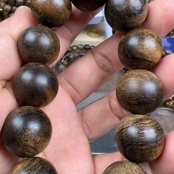 沉香手串芽庄白棋瘤疤