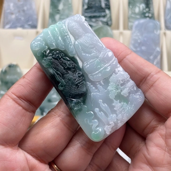 翡翠未镶嵌颈饰玉