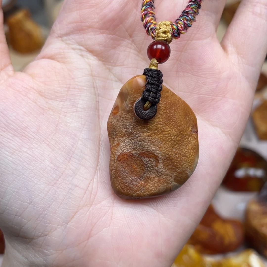 未镶嵌琥珀珠宝奇石