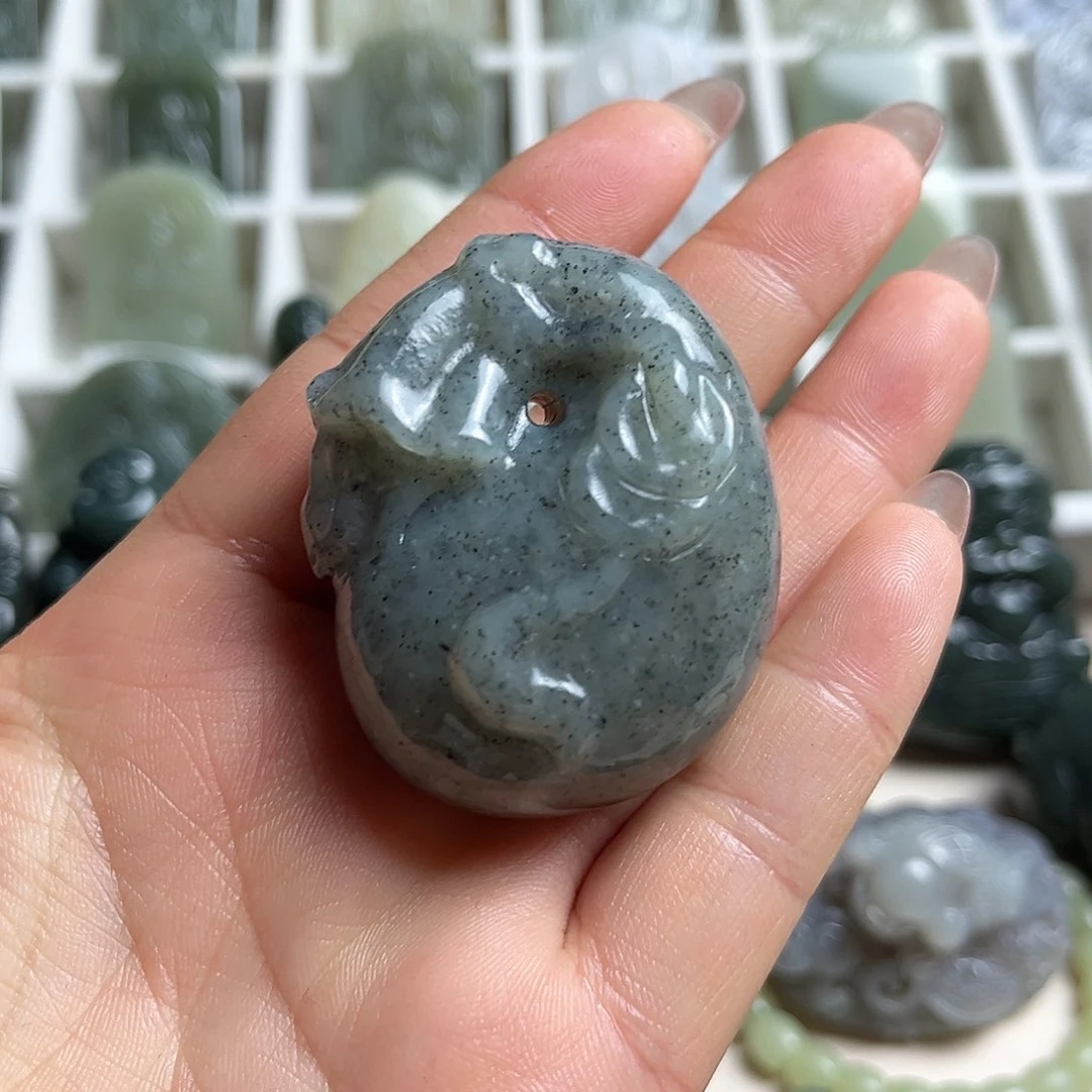 和田玉未镶嵌把件