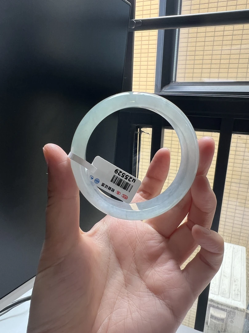 天然缅甸翡翠A货u25529（53.2）少女冰透没