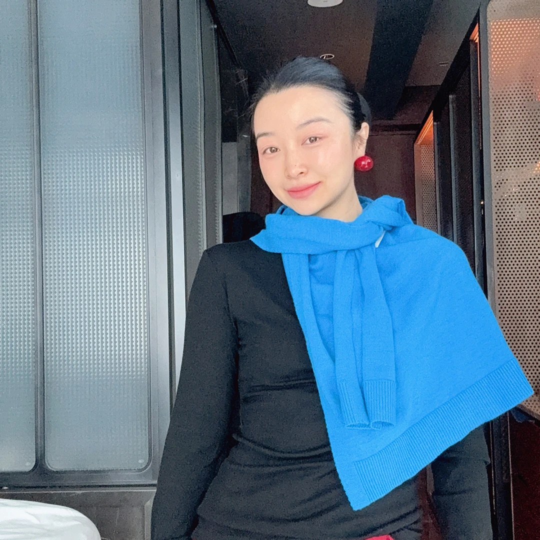 （蓝精灵）春秋百搭纯色蓝色系秋款简约披肩