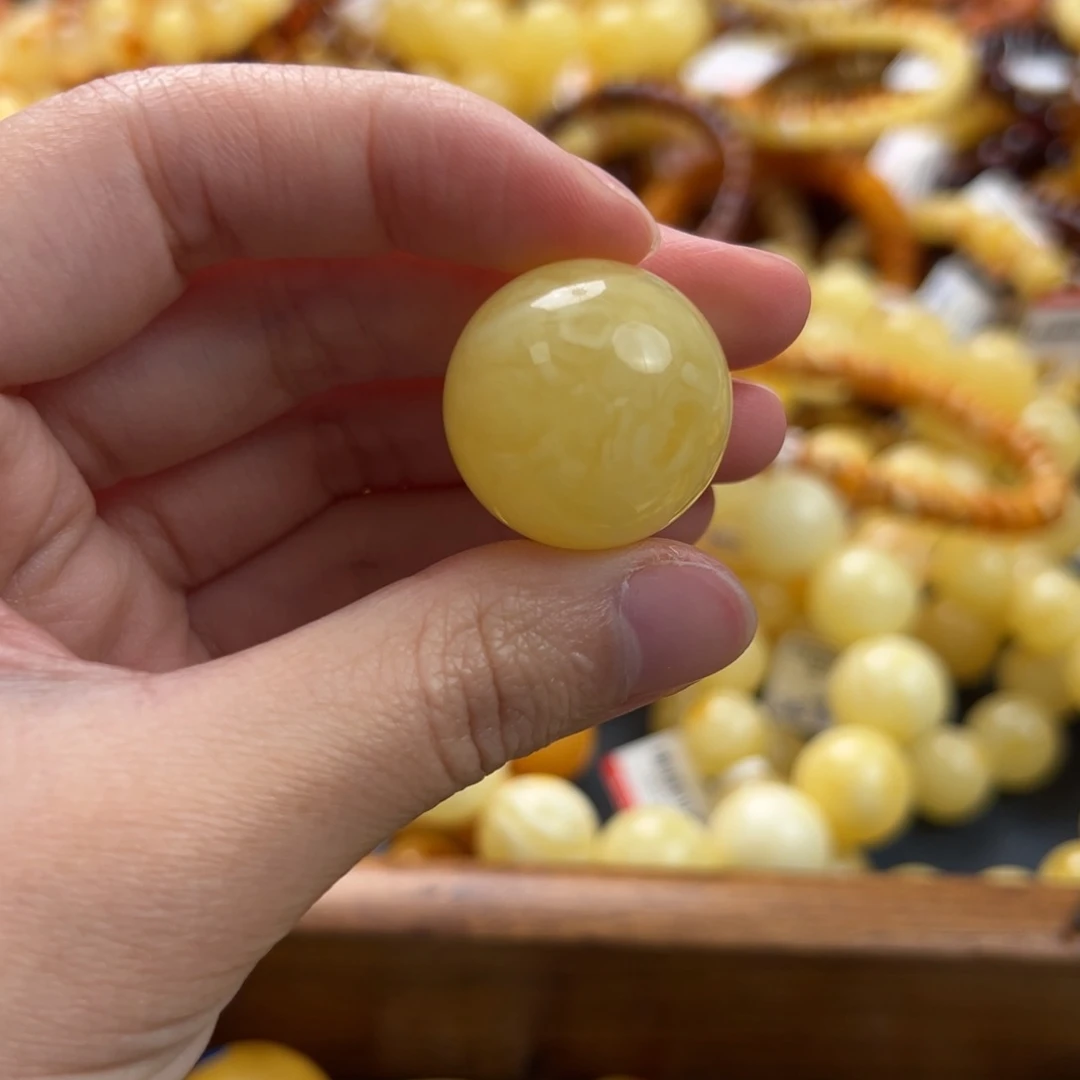 未镶嵌琥珀珠宝奇石