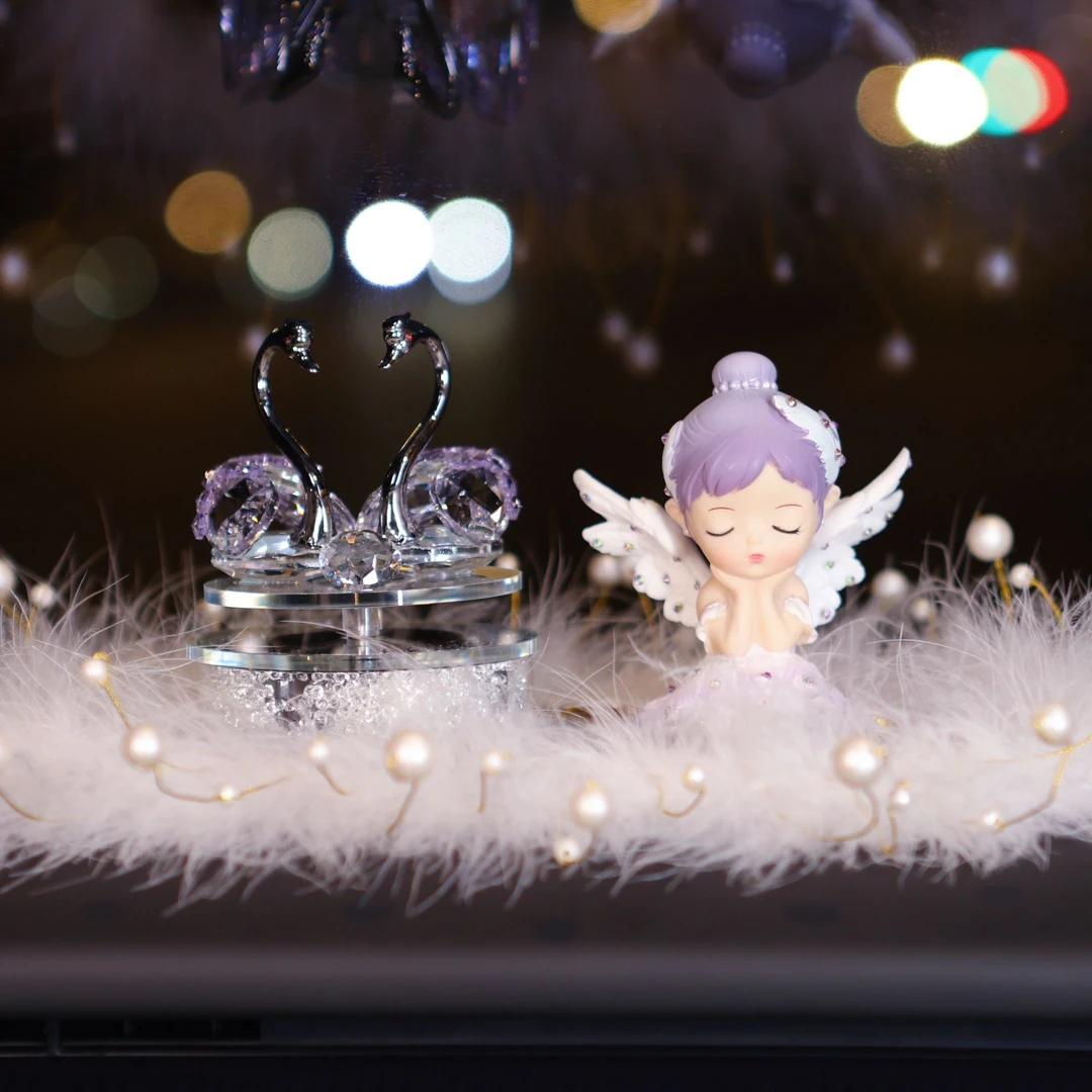 【旋转水晶天鹅】太阳能汽车中控台摆件女神款网红香薰车内装饰用品