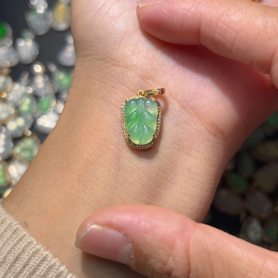 翡翠颈饰18K金镶嵌丹****y吊坠