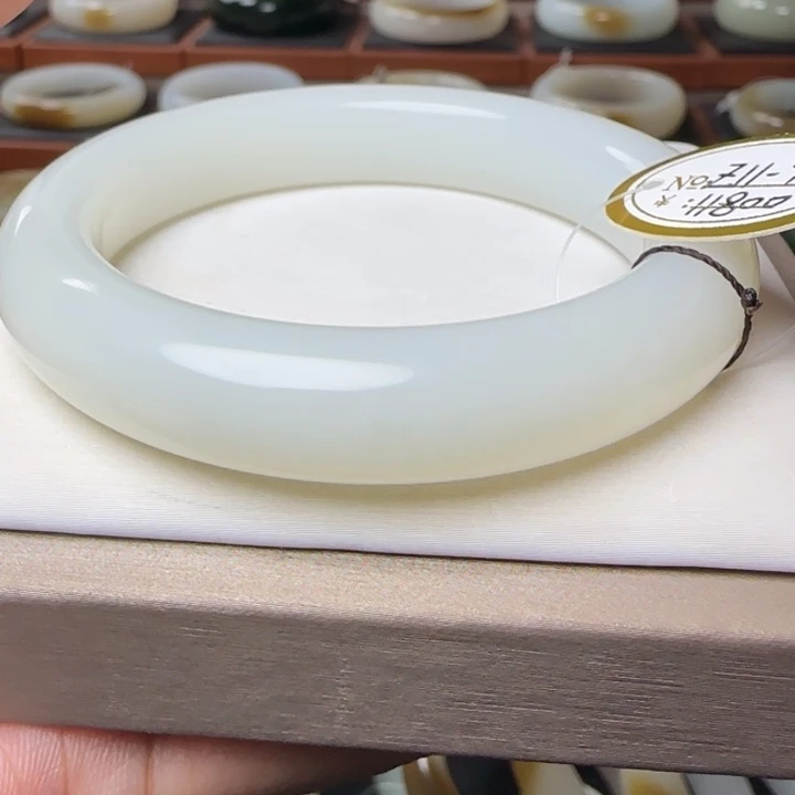 和田玉（白玉）未镶嵌手镯