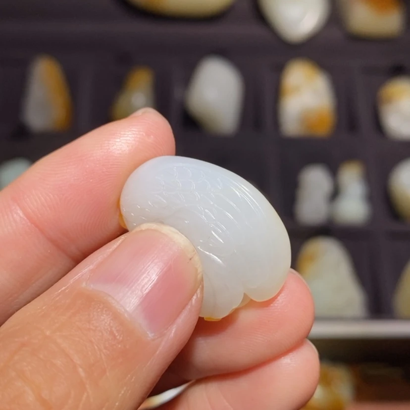 【闪购商品】颈饰未镶嵌和田玉水**士