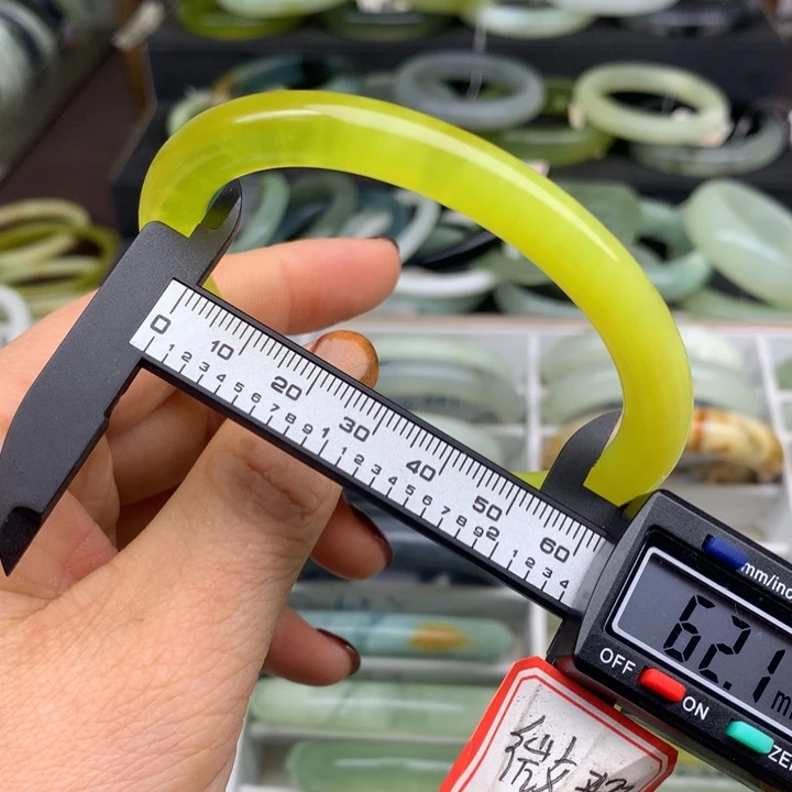 蛇纹石玉未镶嵌手镯707
