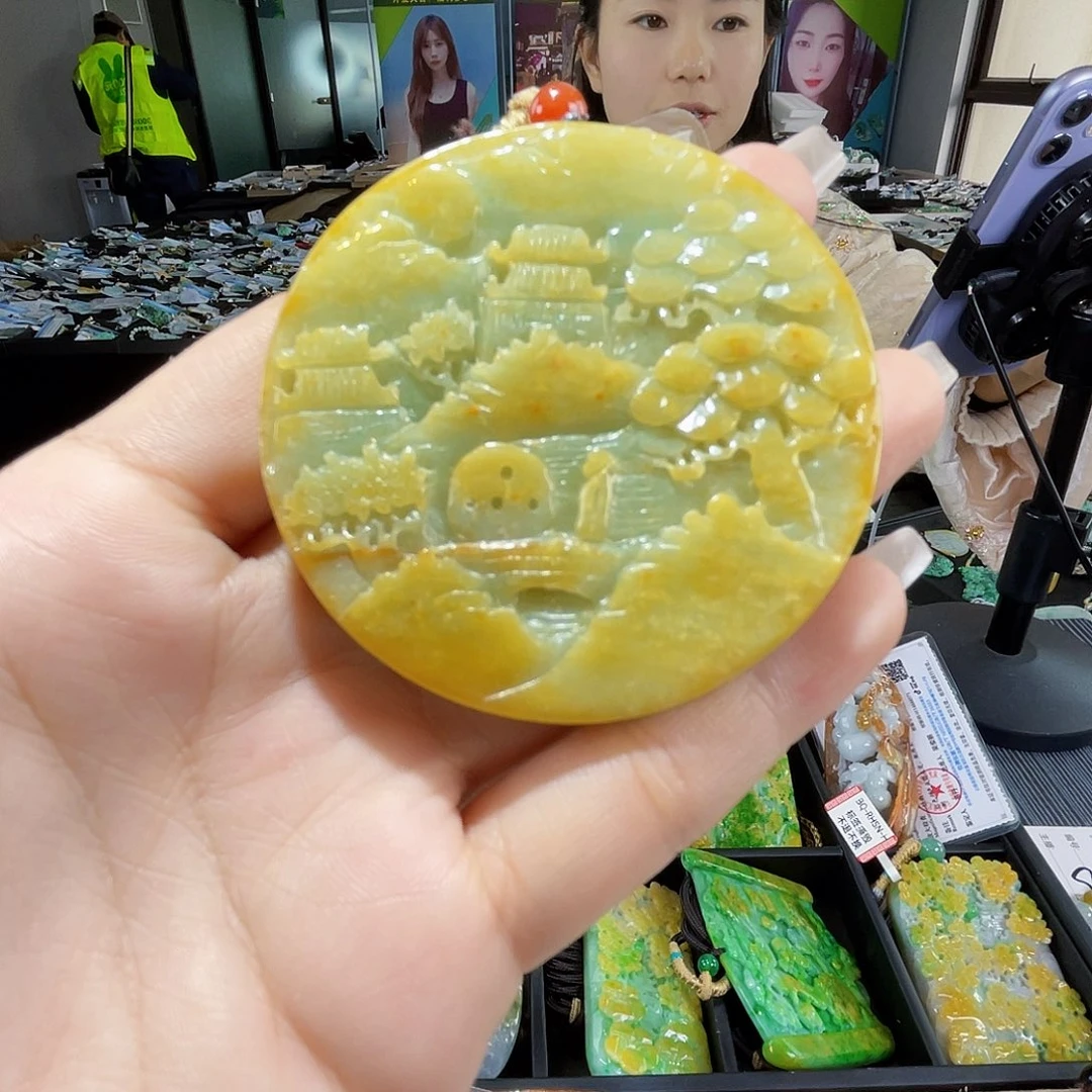 颈饰未镶嵌翡翠一