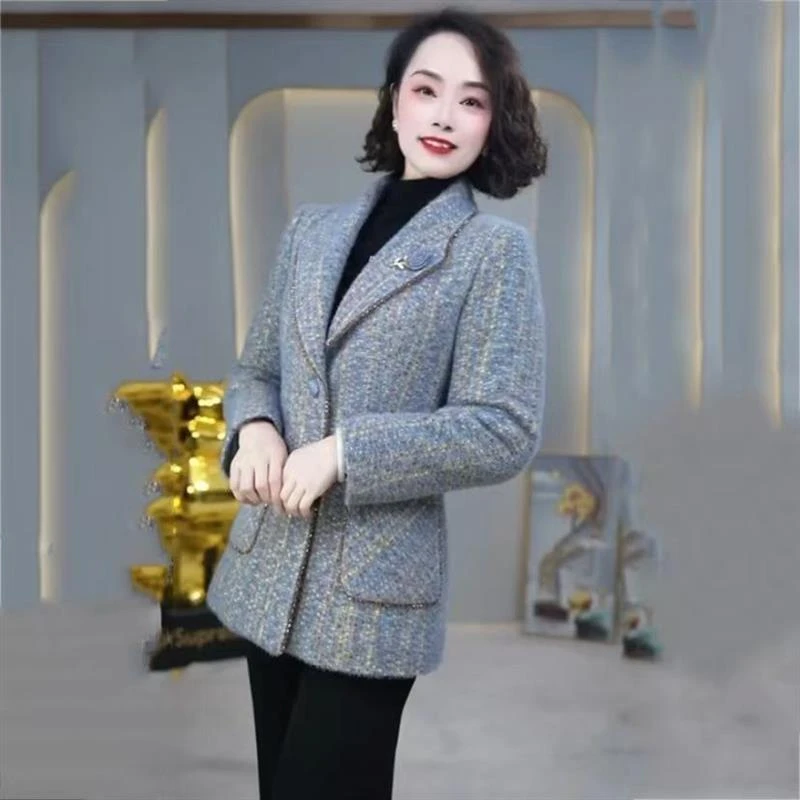 2025冬季新款加厚保暖外套女时尚修身显瘦休闲洋气质收腰减龄上衣