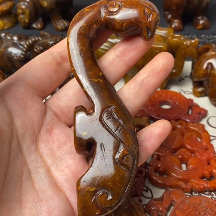 未镶嵌蛇纹石玉颈饰